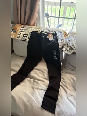 NWT Levi's Black Women's Skinny Jeans